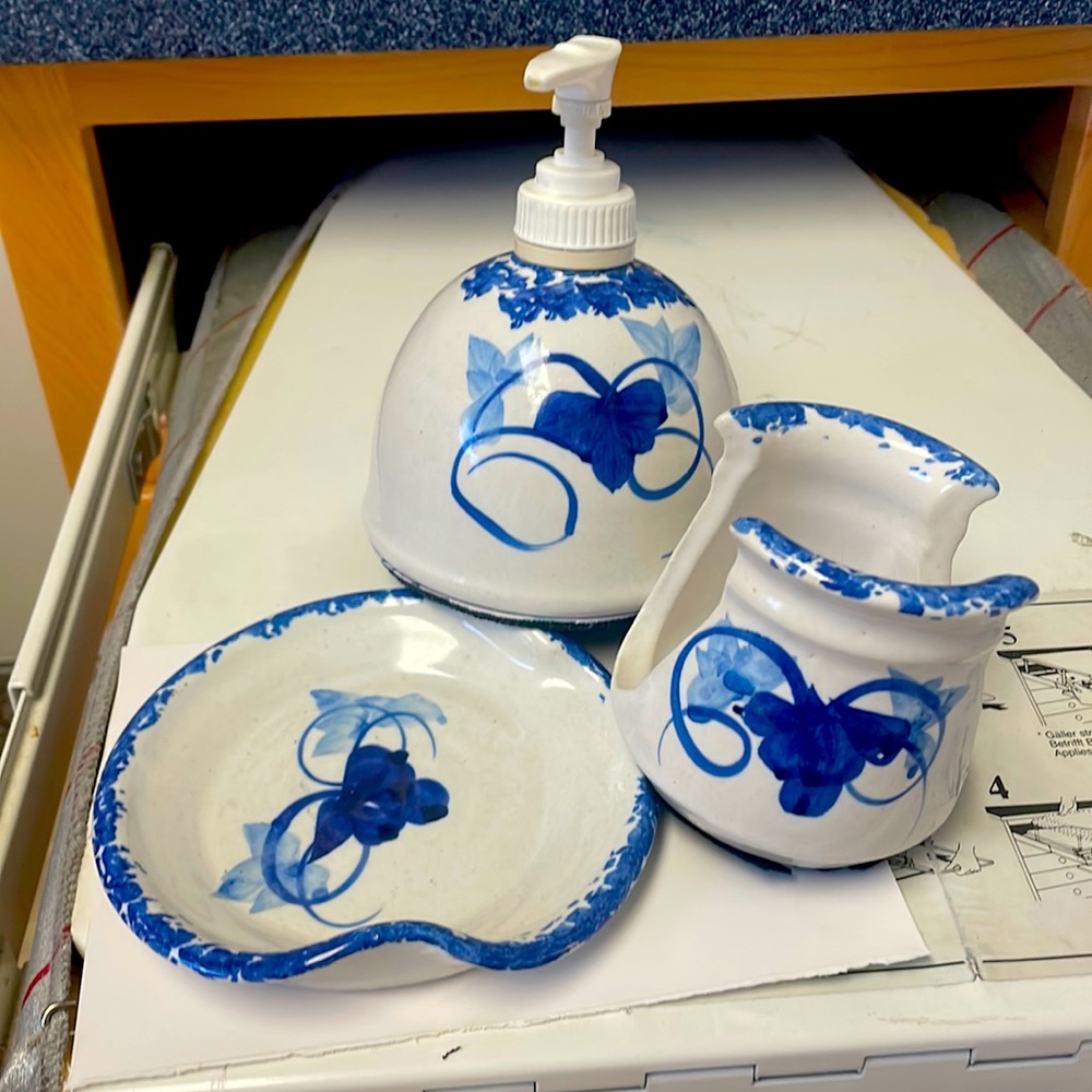 Ceramic soap dispenser, spoon rest, and sponge or napkin holder set